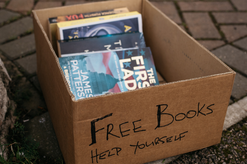 Bücherkiste zu verschenken Bücherkiste zu verschenken